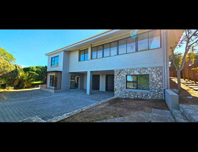 4 BEDROOM HOUSE FOR SALE IN STILBAAI-WES